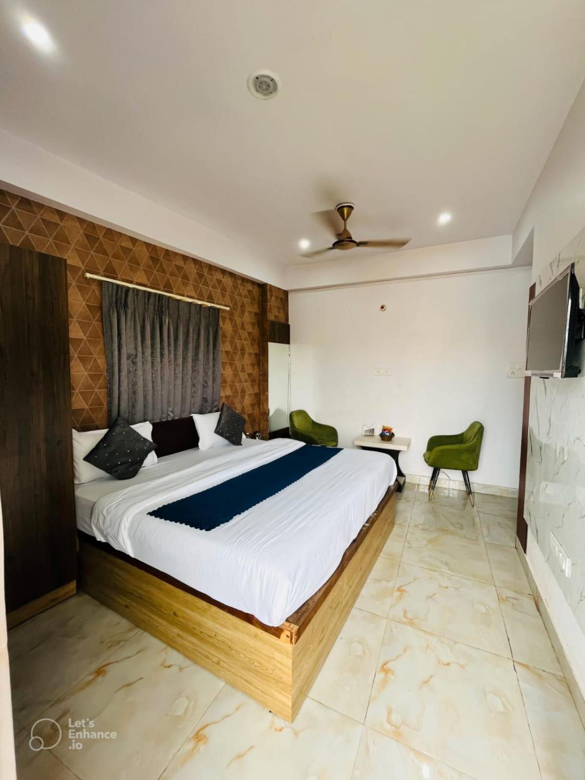 Hotel Vinayak Plaza Varanasi Exterior foto